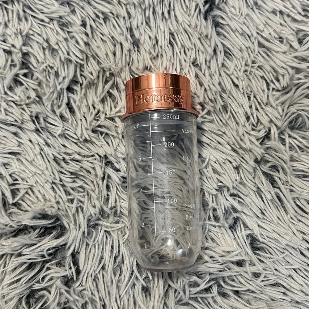 5/$15 New Hennessy Limited Edition Cocktail Shaker 🥃